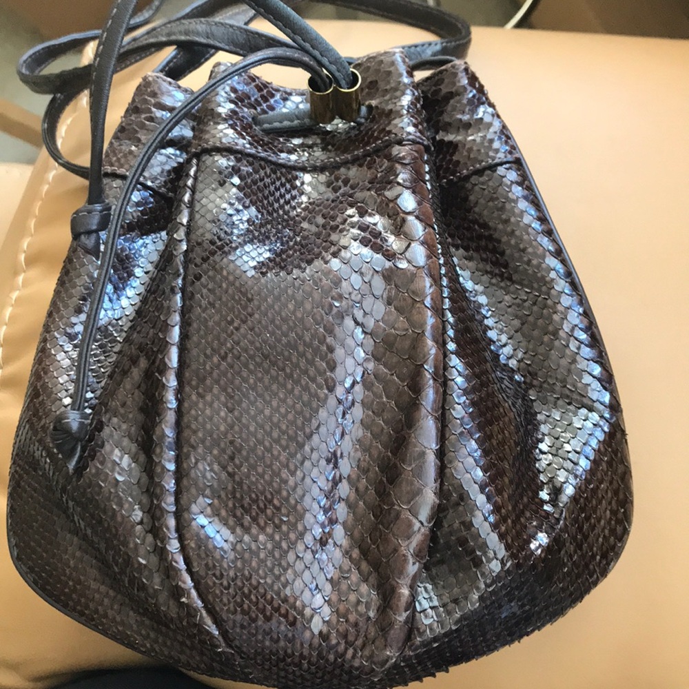 Brown snake skin cross body🌺